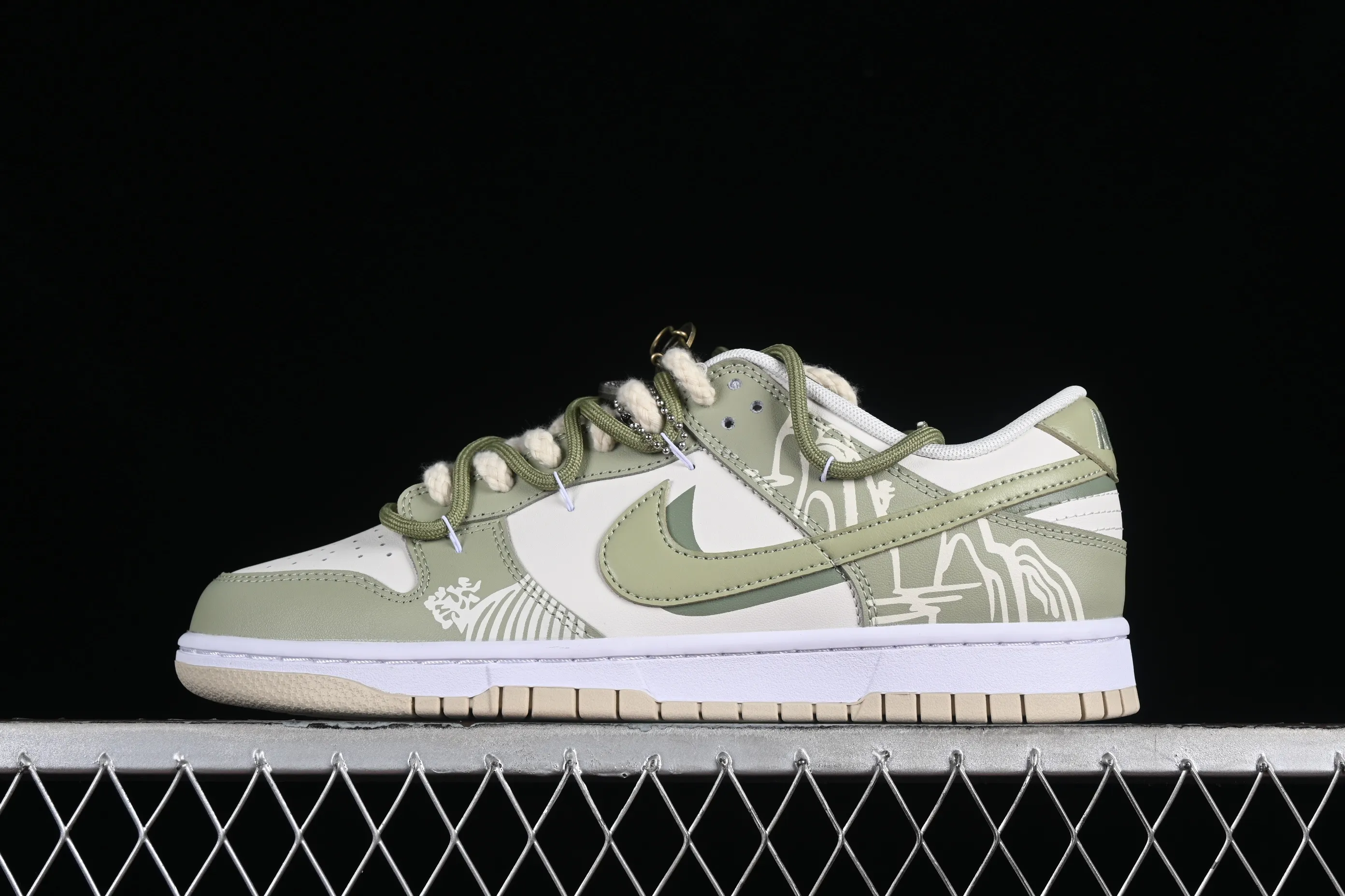 All categories Nk SB Dunk series Nk SB Dunk Low low-top sneakers Nk Dunk Low tea gift box Chinese style palace Longjing tea beige green SB strap low-top casual sneakers DV0831-003